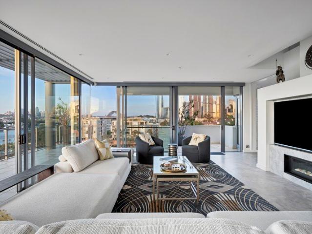 THE NORTH EAST ELIZABETH PENTHOUSE