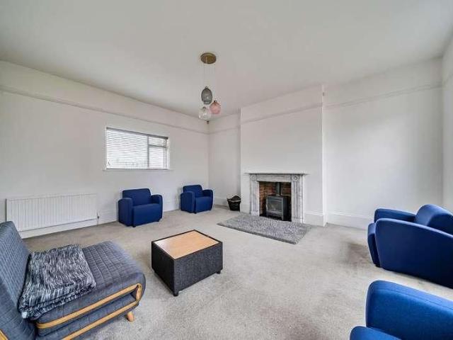 The Elms, Gloucester Street, Faringdon, SN7