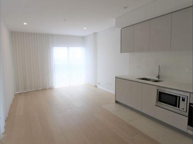 THE EPITOME OF URBAN LIVING. LUXURY TWO BEDROOM