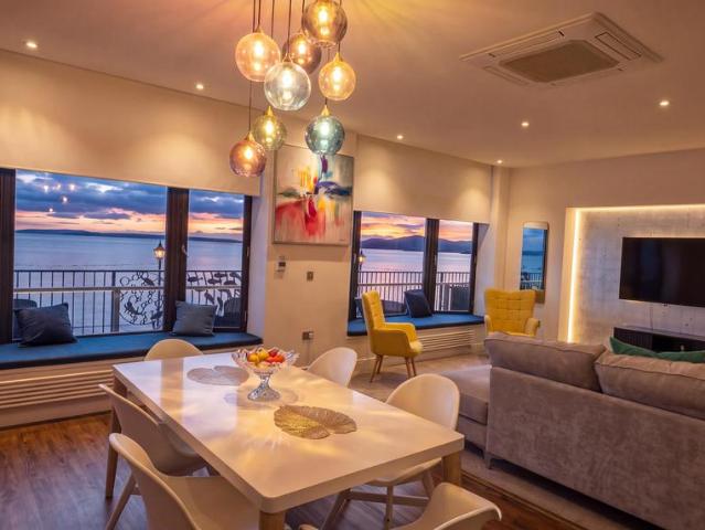 The Esplanade, PENARTH 2 bed apartment to rent £2,900 pcm £669 pw