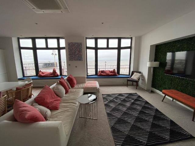 The Esplanade, Penarth CF64, 2 bed flat to rent, £2,900 pcm | PrimeLocation