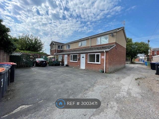 The Esplanade, Poulton Le Fylde FY6, 2 bed flat to rent, £650 pcm | PrimeLocation