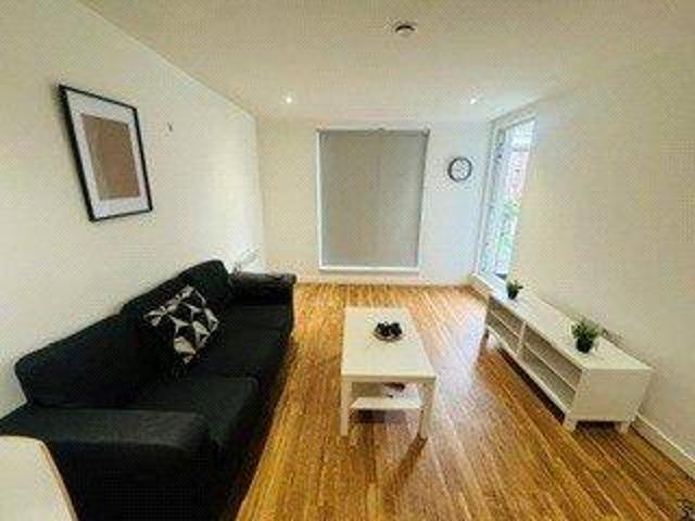 The Exchange, 8 Elmira Way, Salford. 2 bed flat to rent £1,225 pcm £283 pw