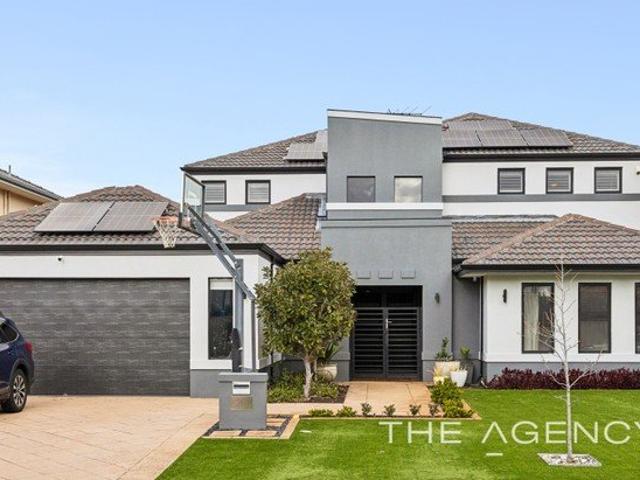 The Executive Family Residence Rossmoyne School Catchment