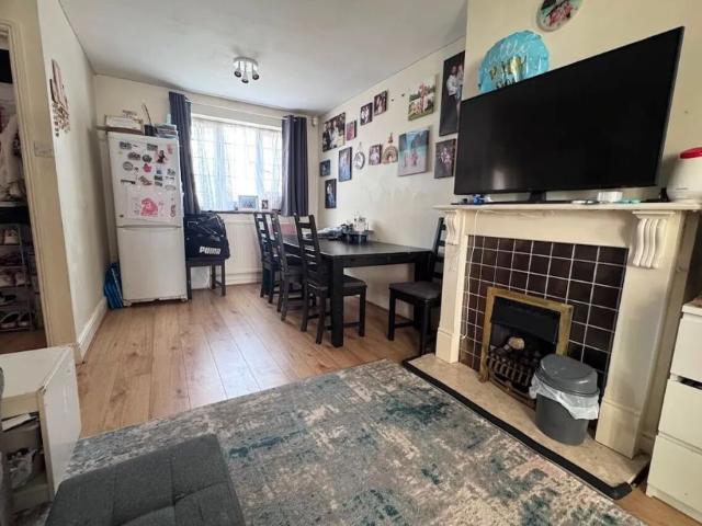 The Fairway, ABBOTS LANGLEY