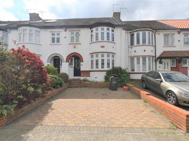 The Fairway, Gravesend DA11, 3 bed property to rent, £1,900 pcm | PrimeLocation