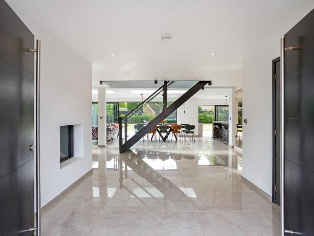 The Fairways Leamington Spa CV32 5 bed detached house to rent £4,300 pcm £992 pw