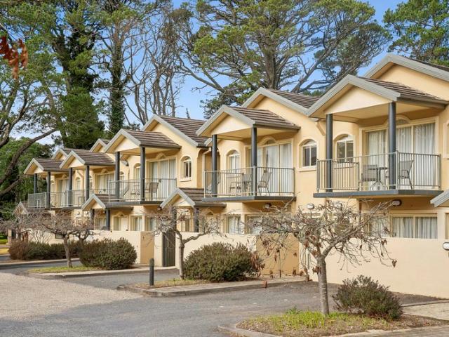 The Falls Mountain Retreat
