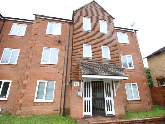 The Finches, Ashburnham Road, MK40 1JX 2 bed flat to rent £995 pcm £230 pw
