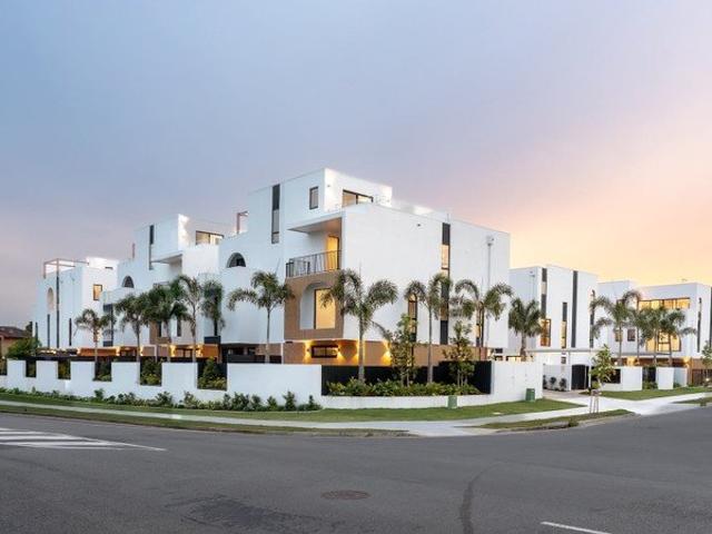 The Final Waterfront Residence at UNIQ Brand New & Ready to Move In