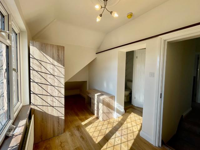The Frenches, Redhill RH1, Property to rent, £900 pcm | PrimeLocation