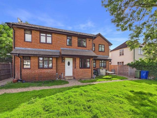 The Knook, Yorktown Road, College Town, Sandhurst GU47, 1 bed terraced house to rent, £1,300 pcm | PrimeLocation