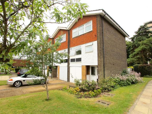 The Knoll, Ealing W13, 4 bed semi detached house to rent, £3,400 pcm | PrimeLocation