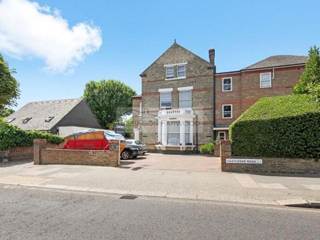 The Knoll, London, W13 8HZ, United Kingdom | 2 bed apartment for rent #132088036 | Rentberry