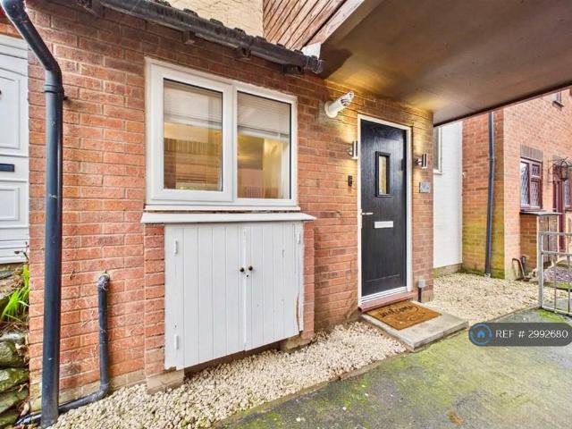 The Knolls, Shrewsbury, SY3 3 bed terraced house to rent £1,095 pcm £253 pw