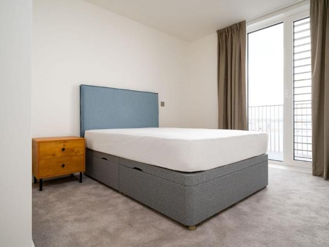 The Kell, Gillingham Gate Road. 3 bed flat to rent £1,745 pcm £403 pw