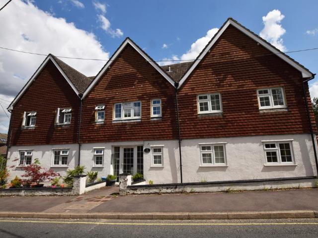 The Kilns, Wilsom Road, Alton. 1 bed apartment to rent £975 pcm £225 pw
