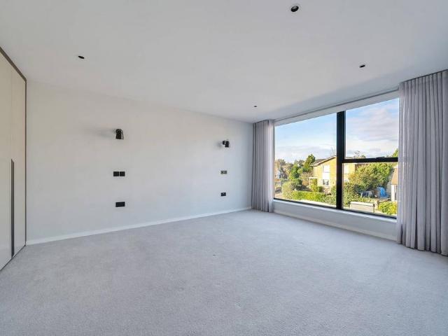 The Hodford Road Surgery, 73 Hodford Road, Childs Hill, London, NW11 8NH, United Kingdom | 5 bed duplex for rent #138852733 | Rentberry