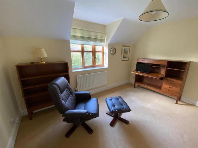 The Hollies, 7 Horsebrook Lane, Brewood 4 bed detached house to rent £2,400 pcm £554 pw