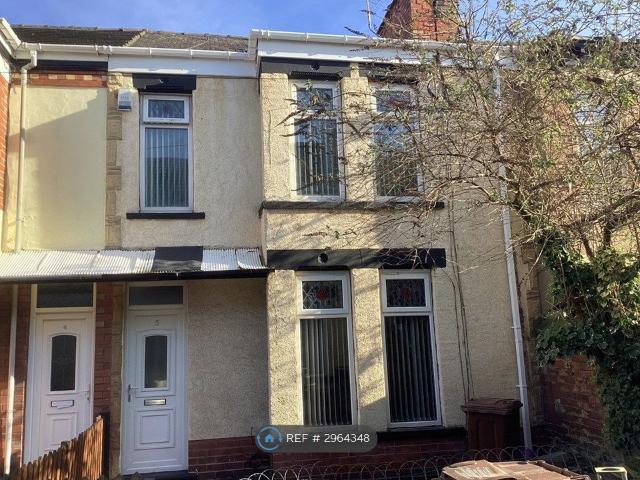 The Hollies, Hull HU5, 3 bed terraced house to rent, £725 pcm | PrimeLocation