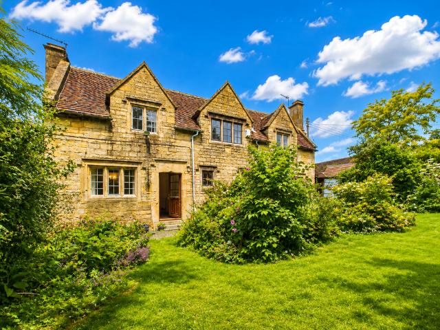 The Hollies, Manor Lane, Bredons. 3 bed character property to rent £1,495 pcm £345 pw