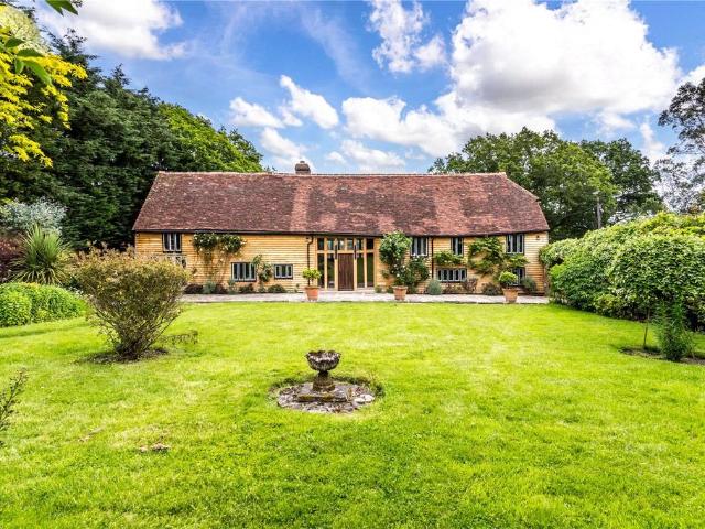 The Haven, Rudgwick, Billingshurst. 4 bed detached house to rent £5,950 pcm £1,373 pw