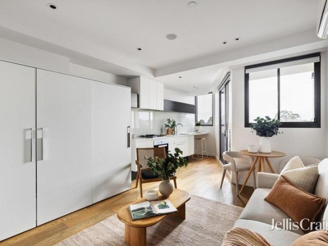 'The Hawksburn' with CBD views