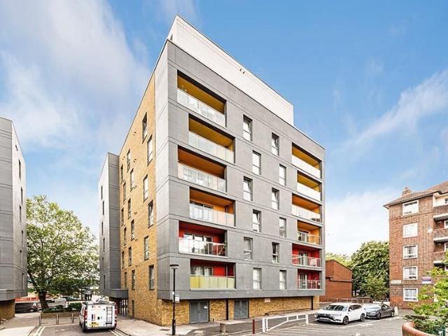 The Hawksmoor, Crowder Street, London E1, 3 bed flat to rent, £3,467 pcm | PrimeLocation