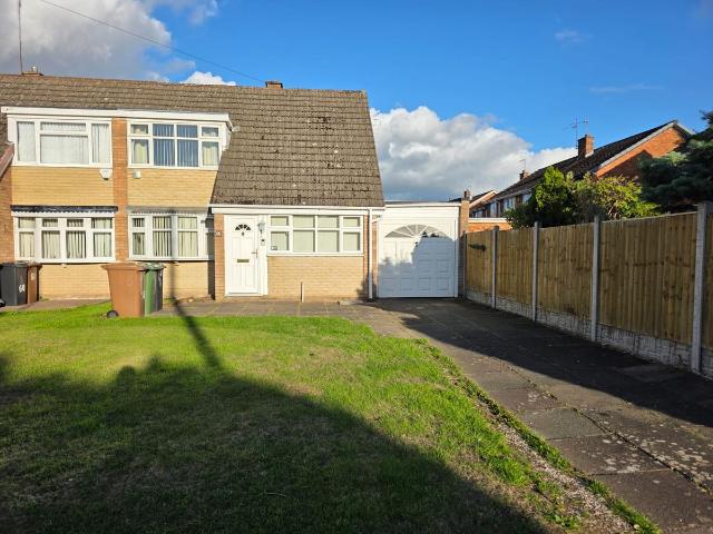 The Hayes, Willenhall WV12, 2 bed bungalow to rent, £1,250 pcm | PrimeLocation