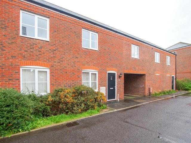 The Halt, Hambrook, Chichester, West. 2 bed apartment to rent £1,100 pcm £254 pw