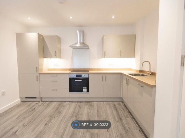 The Headlands, Penryn TR10, 2 bed flat to rent, £1,400 pcm | PrimeLocation