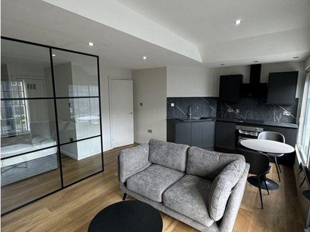 The Headrow, Leeds LS1, 1 bed flat to rent, £1,050 pcm | PrimeLocation