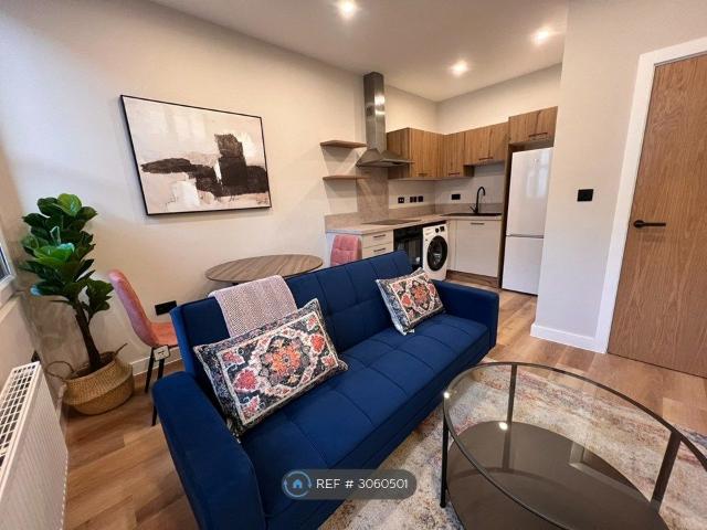 The Headrow, Leeds LS1, 1 bed flat to rent, £950 pcm | PrimeLocation