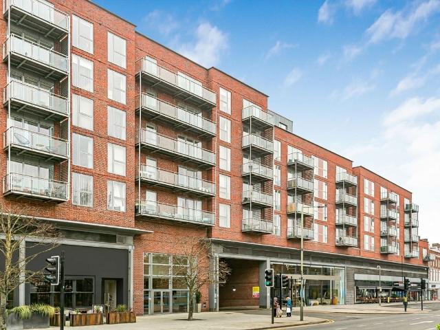 The Heart, Walton On Thames KT12, 2 bed flat to rent, £1,800 pcm | PrimeLocation