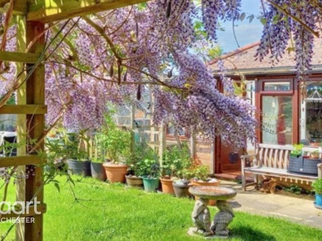 The Heath, MANNINGTREE 3 bed detached bungalow to rent £1,450 pcm £335 pw