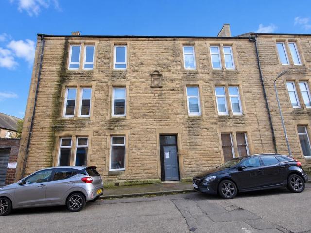 The Hedges, Falkirk, FK1 2 bed flat to rent £850 pcm £196 pw