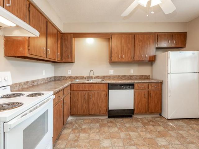 The Heights Apartments 1 Bedroom Apartment for Rent at 11766 Wakeley Plz, Omaha, NE 68154