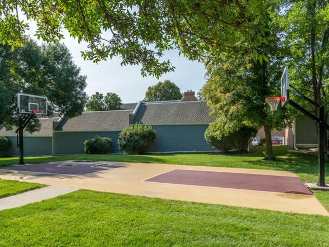 The Heights Apartments 1 Bedroom Apartment for Rent at 11766 Wakeley Plz, Omaha, NE 68154