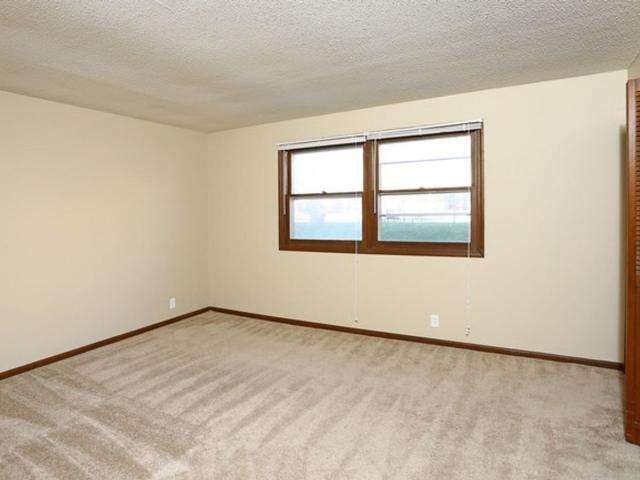 The Heights Apartments 2 Bedroom Apartment for Rent at 11766 Wakeley Plz, Omaha, NE 68154