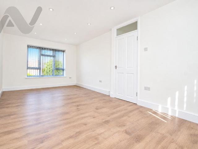 The Hides, Harlow CM20, 2 bed flat to rent, £1,500 pcm | PrimeLocation