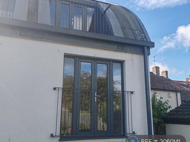 The High Street, Bristol, BS15 2 bed maisonette to rent £1,325 pcm £306 pw