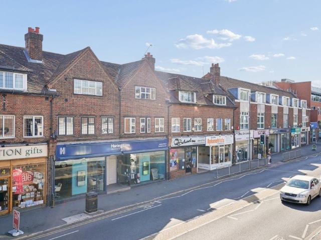 The Highway, Beaconsfield, Buckinghamshire HP9, 3 bed flat to rent, £1,950 pcm | PrimeLocation