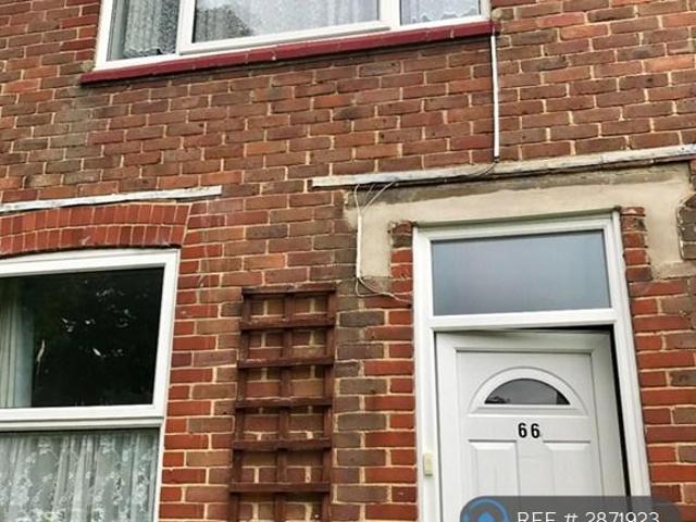 The Highway, Brighton, BN2 1 bed in a house share to rent £520 pcm £120 pw