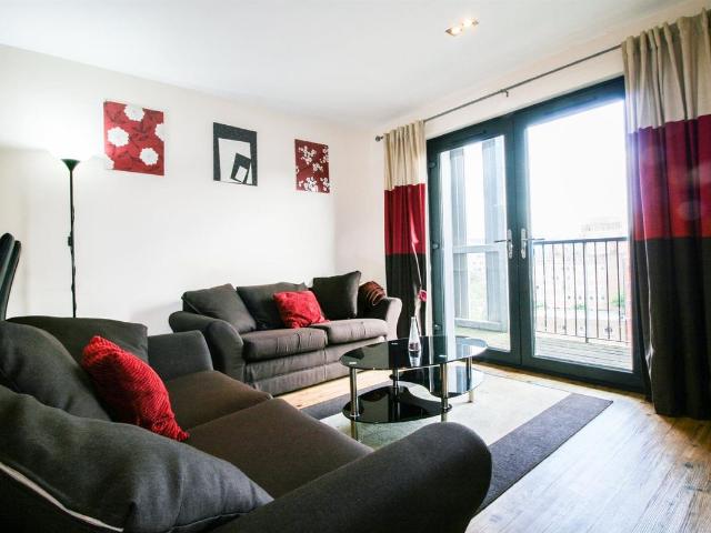 The Hub, Birmingham B4, 2 bed flat to rent, £1,050 pcm | PrimeLocation