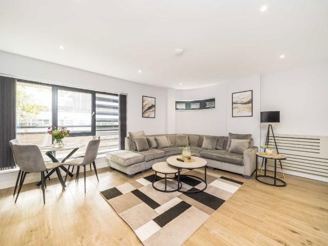 The Hyde, London NW9, 2 bed flat to rent, £2,250 pcm | PrimeLocation