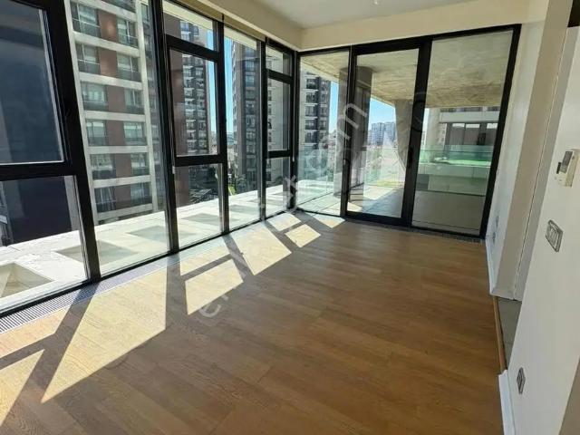 The İstanbul Residence Kir Ve Satış Ofisinden 1+0 Teraslı Kir