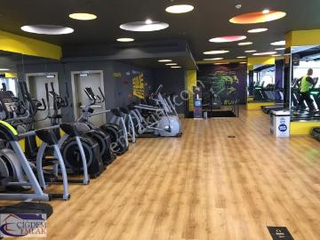 The İstanbul Residence Projesinde Eşyalı Geniş 1+1 Daire