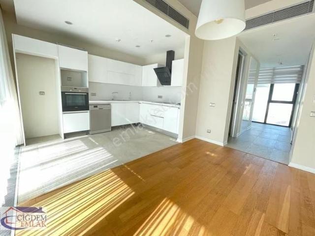 The İstanbul Residence Projesinde 1+1 86m2 Köşe Eşyalı Daire