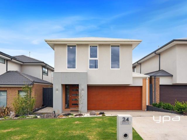 The ideal family home with two master bedrooms and an amazing floorplan !