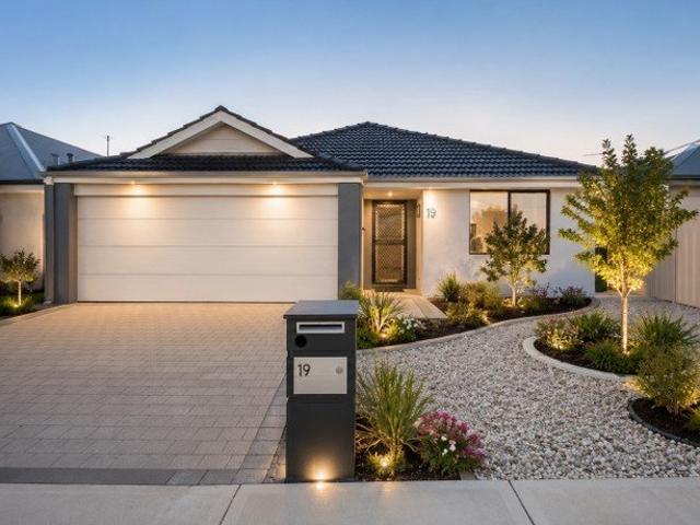 The Ideal First Step into Meadow Springs 19 Kendale Way